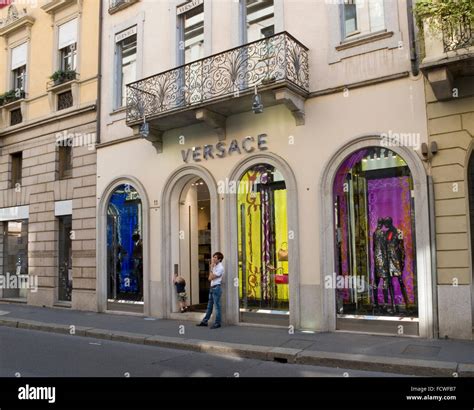 versace milan monte napoleone store